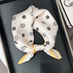 D1-H7A60013 / Real Silk 53x53cm