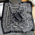 see chart 22 / Real silk 65x65cm