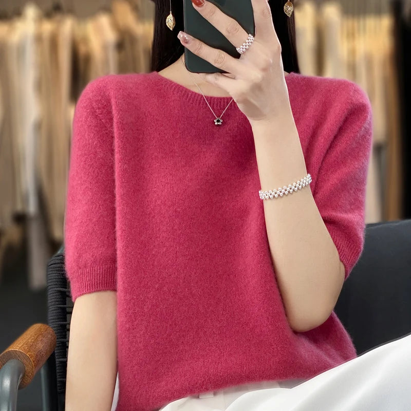 Дамска тениска с къс ръкав, плетена в едноцветен цвят, с петточков маншет, от 100% мериносова вълна, готова за носене