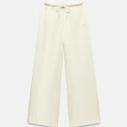 M / White trousers